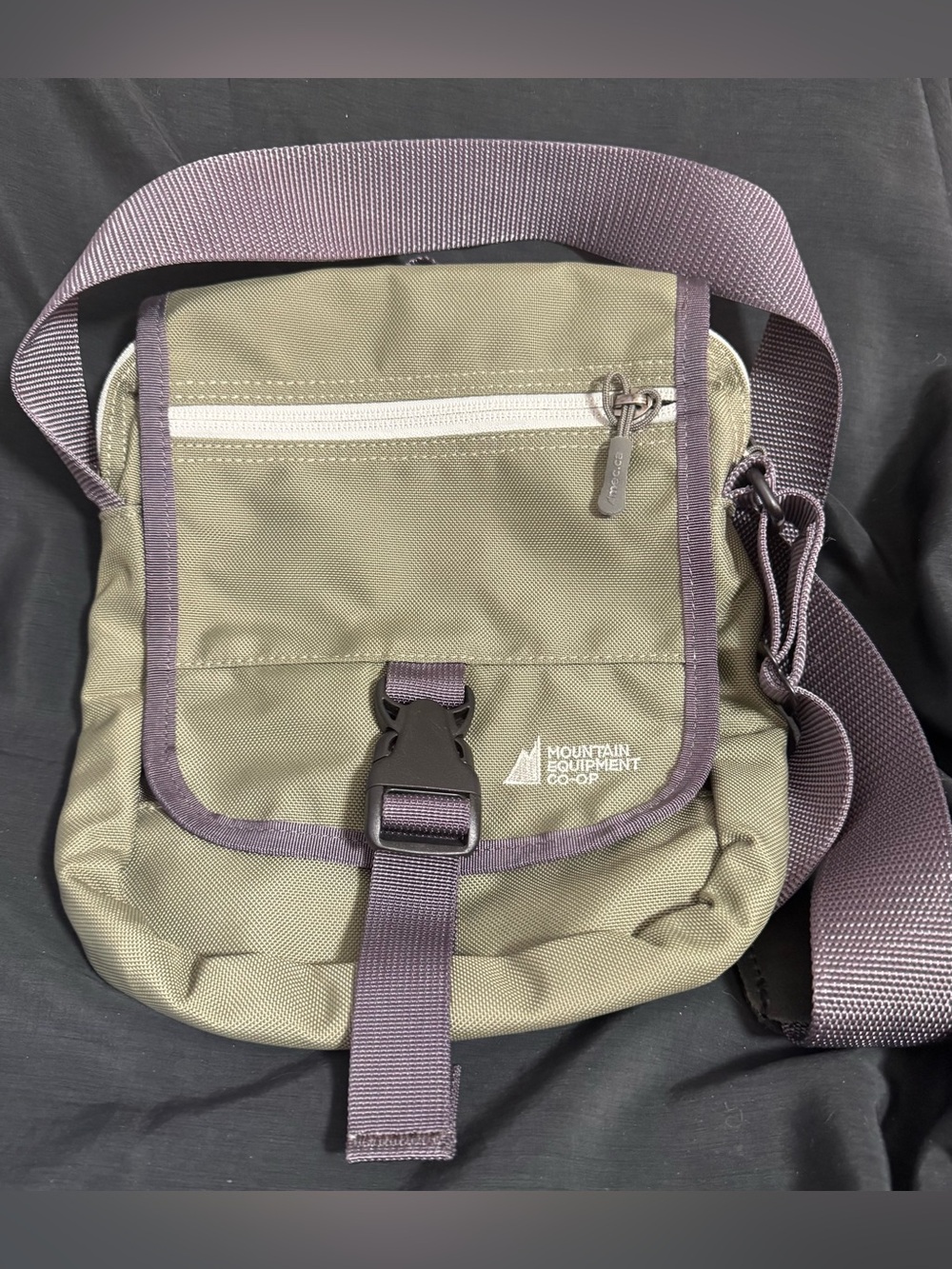 Vintage Mountain Equipment Coop(MEC) nylon Crossbody Bag